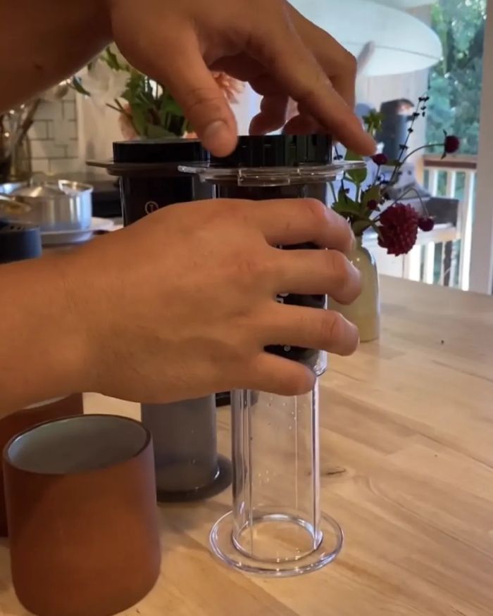 Pressing an AeroPress