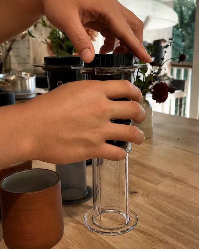 Brewing Kaʻū coffee with a AeroPress